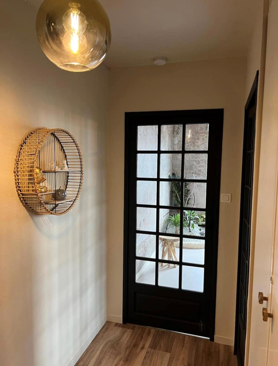 Appartement A La Proche De Avec Parking *