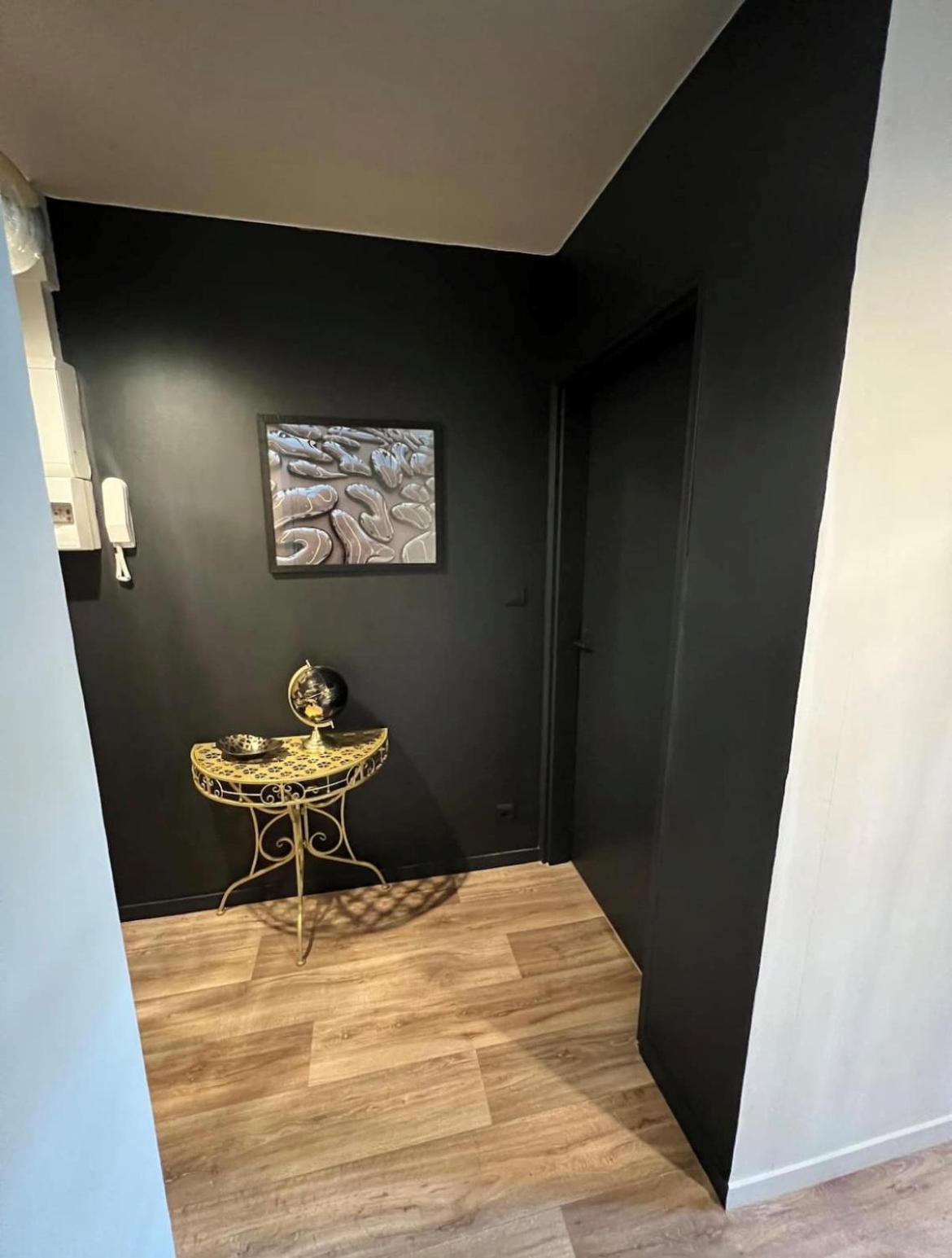Appartement A La Proche De Avec Parking